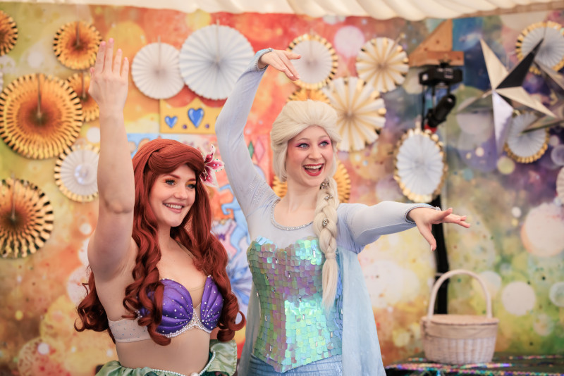 Elsa & Ariel